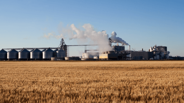 Bioethanol-plant-in-the-US-640x360