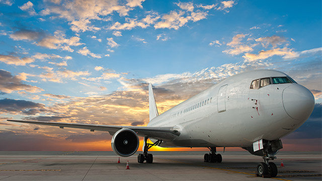 Processing of fats and oils in biofuel production